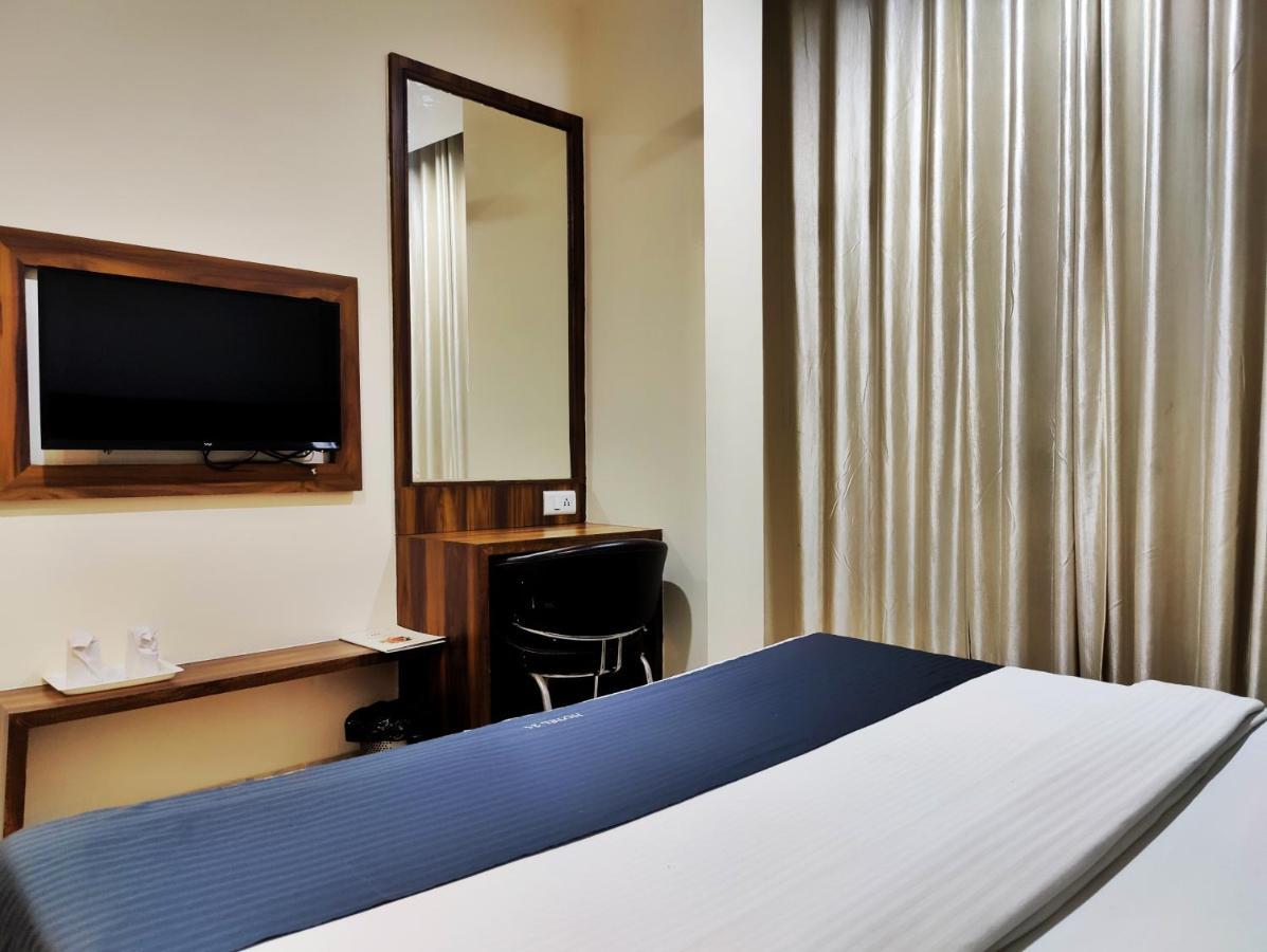 Hotel 21 Next To Chd Railway Station Csandígarh Kültér fotó