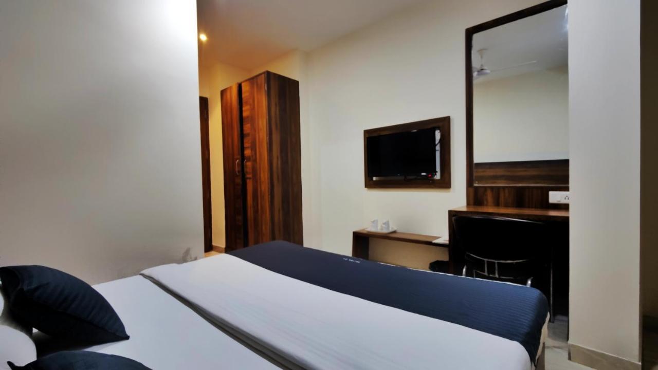 Hotel 21 Next To Chd Railway Station Csandígarh Kültér fotó